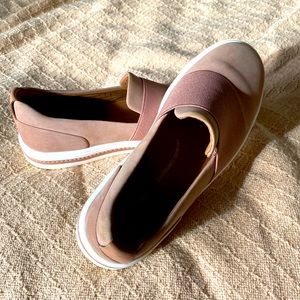 Clarks Unstructured worn once. Contoured comfort